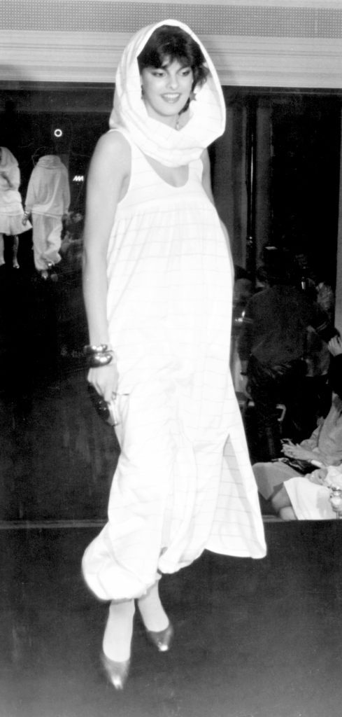 1981 | Supermodel Linda Evangelista on the runway of a Marilyn B Linda Evangelista modelling the Marilyn Brooks line. Photography by Marilyn Brooks